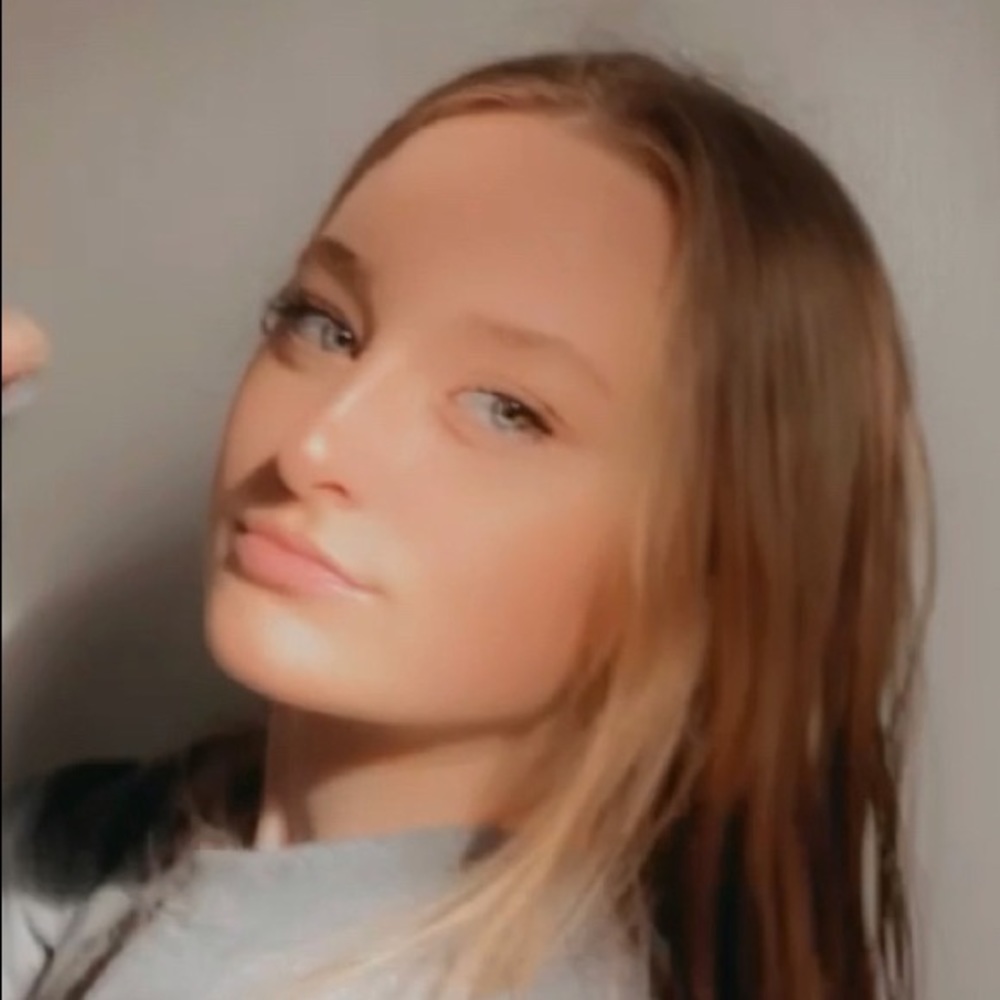 Meet your Posher, Ella